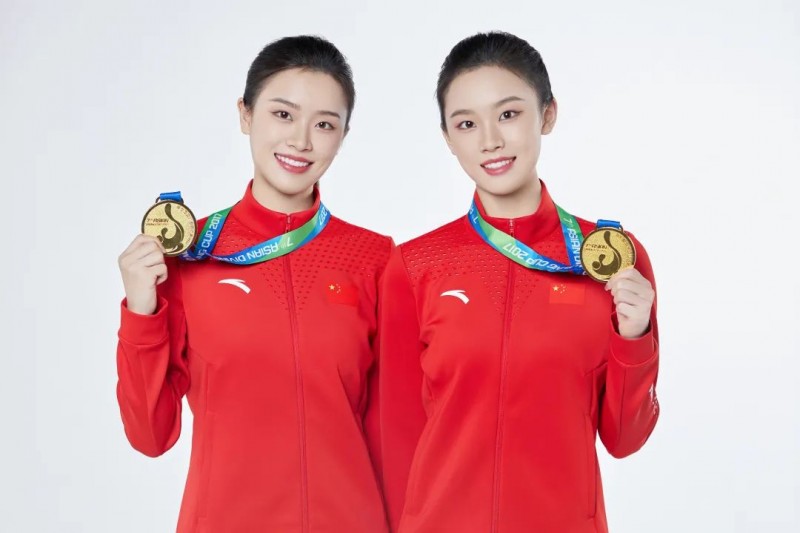 雙姝躍浪，椰香遠(yuǎn)揚(yáng)——宗師傅食品官宣簽約世界跳水冠軍夏冰清、夏玉潔為形象代言人